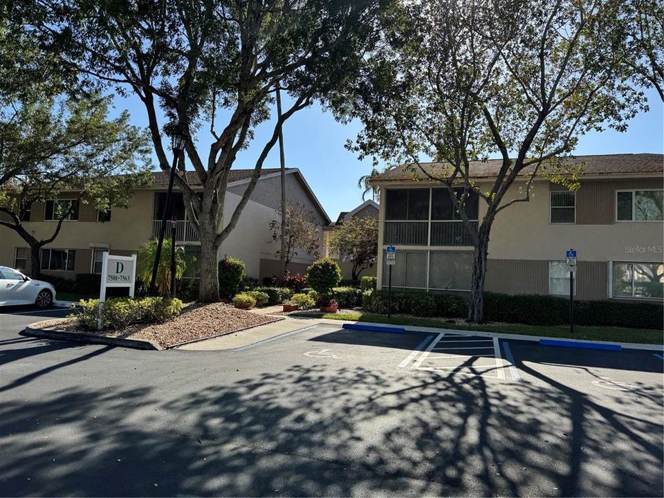 На продажу: $180,000 (2 спален, 2 ванн, 1250 Квадратных фут)