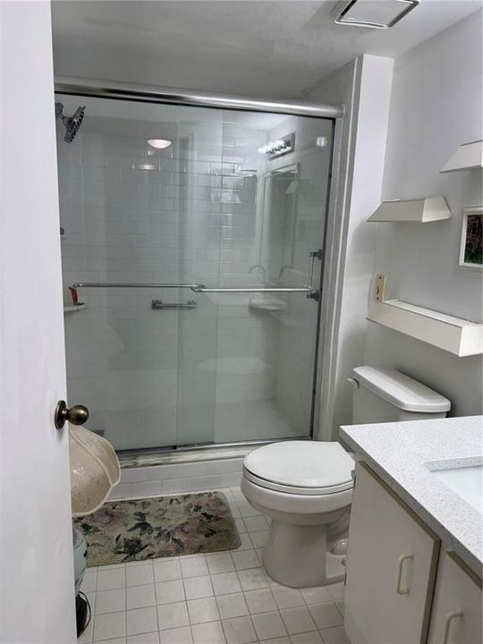 На продажу: $180,000 (2 спален, 2 ванн, 1250 Квадратных фут)