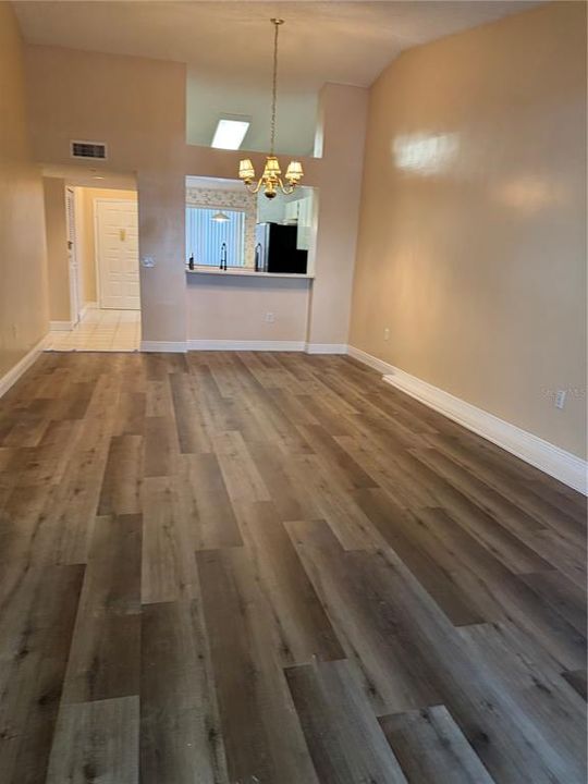 На продажу: $180,000 (2 спален, 2 ванн, 1250 Квадратных фут)