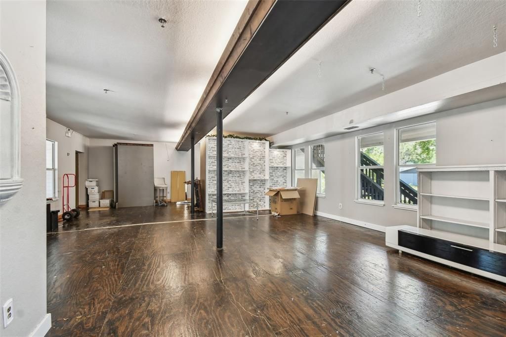 For Sale: $4,300,000 (0 beds, 0 baths, 9605 Square Feet)