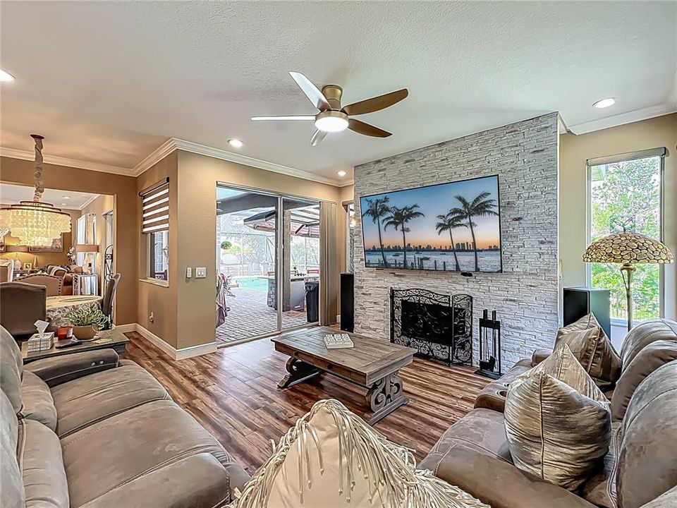 На продажу: $998,000 (4 спален, 3 ванн, 2940 Квадратных фут)