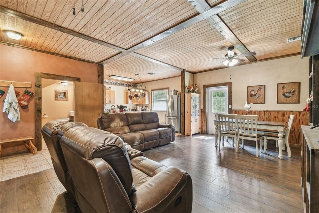 For Sale: $799,900 (5 beds, 2 baths, 3467 Square Feet)