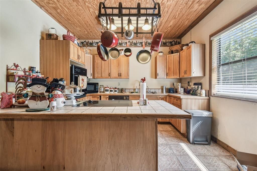 For Sale: $799,900 (5 beds, 2 baths, 3467 Square Feet)