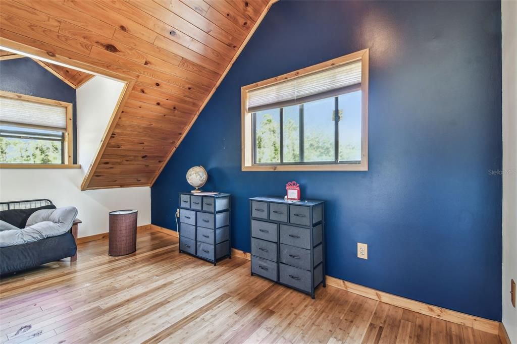 For Sale: $799,900 (5 beds, 2 baths, 3467 Square Feet)