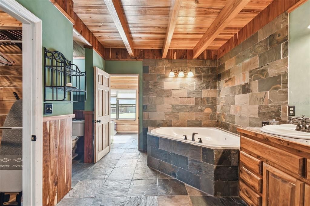 For Sale: $799,900 (5 beds, 2 baths, 3467 Square Feet)