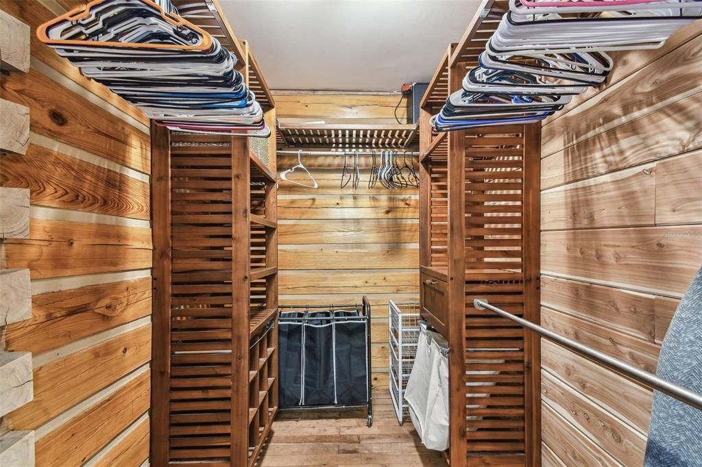 For Sale: $799,900 (5 beds, 2 baths, 3467 Square Feet)