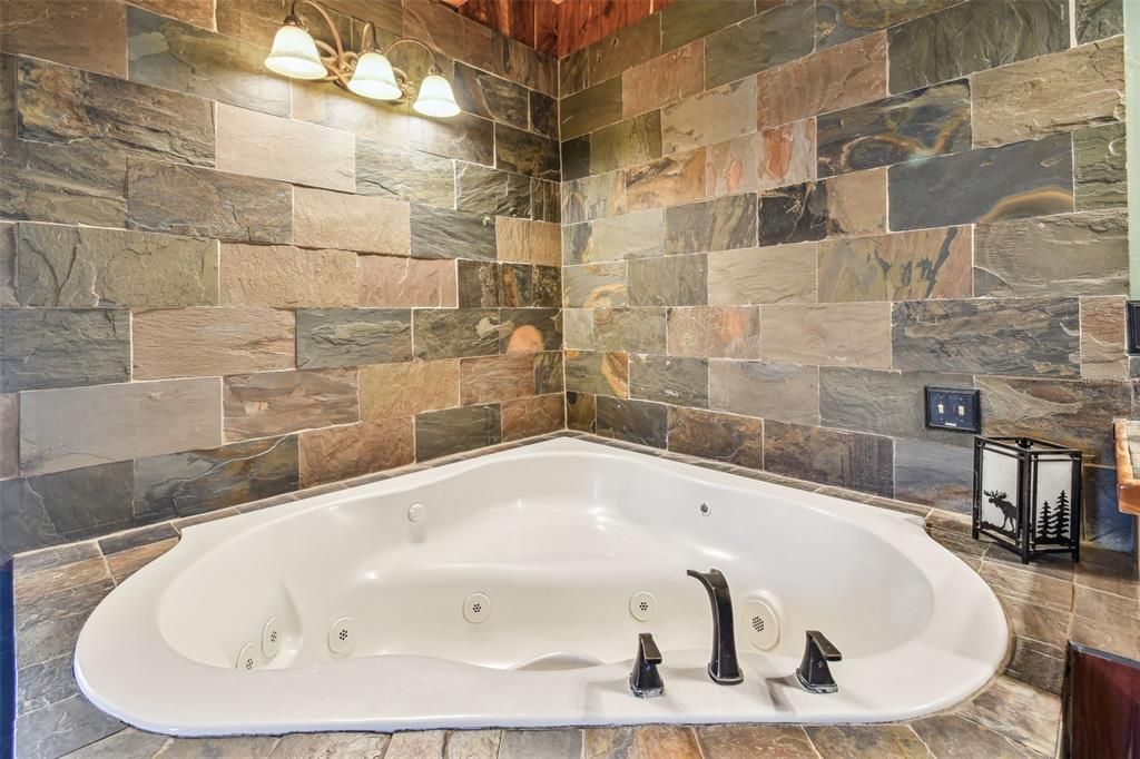 For Sale: $799,900 (5 beds, 2 baths, 3467 Square Feet)