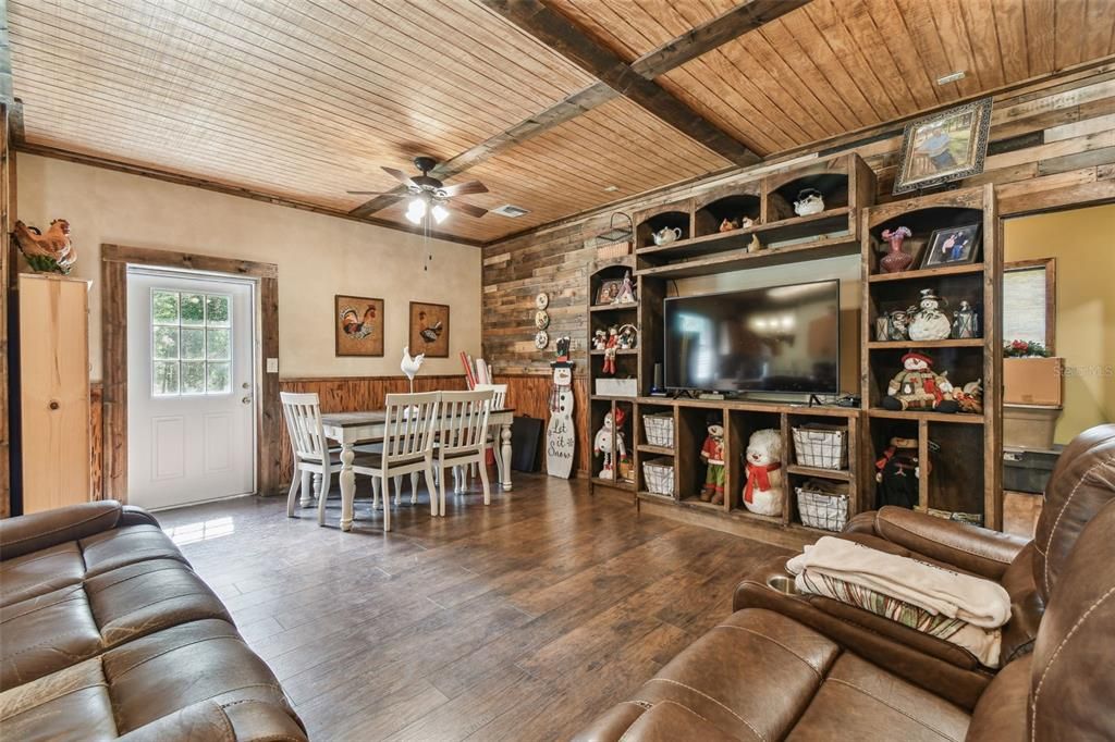 For Sale: $799,900 (5 beds, 2 baths, 3467 Square Feet)