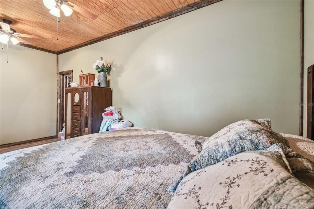 For Sale: $799,900 (5 beds, 2 baths, 3467 Square Feet)