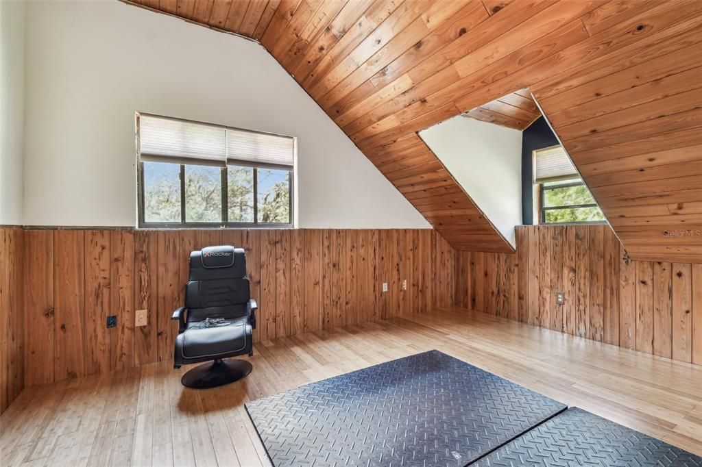 For Sale: $799,900 (5 beds, 2 baths, 3467 Square Feet)