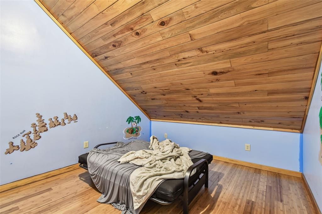 For Sale: $799,900 (5 beds, 2 baths, 3467 Square Feet)