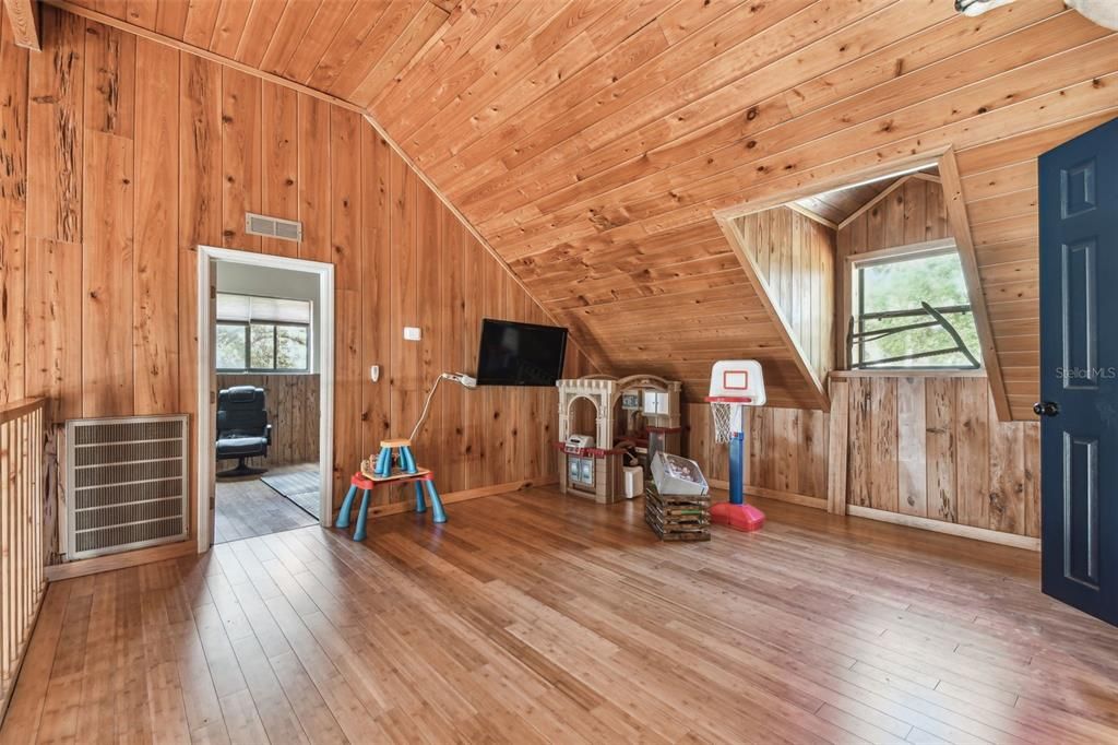 For Sale: $799,900 (5 beds, 2 baths, 3467 Square Feet)