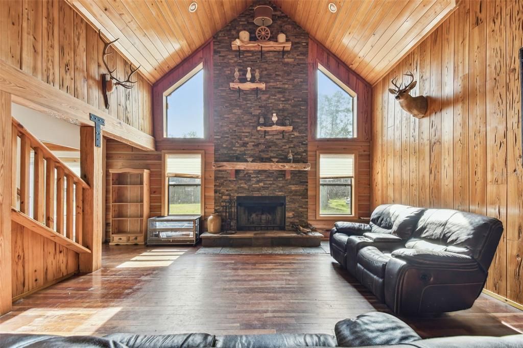 For Sale: $799,900 (5 beds, 2 baths, 3467 Square Feet)