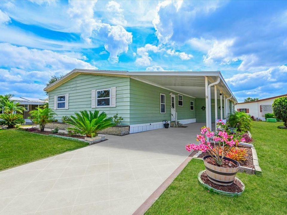 Active With Contract: $195,000 (3 beds, 2 baths, 1456 Square Feet)