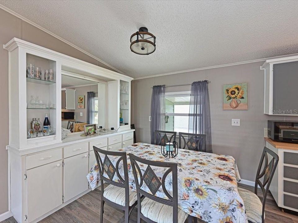 Active With Contract: $195,000 (3 beds, 2 baths, 1456 Square Feet)