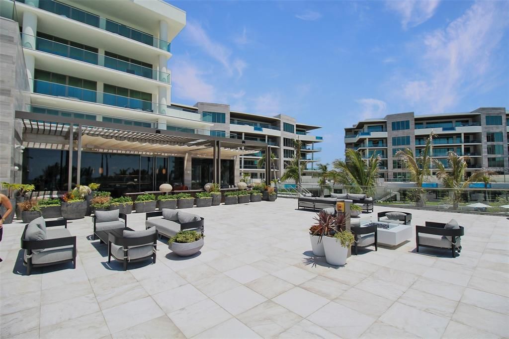 В аренду: $25,000 (1 спален, 2 ванн, 1600 Квадратных фут)