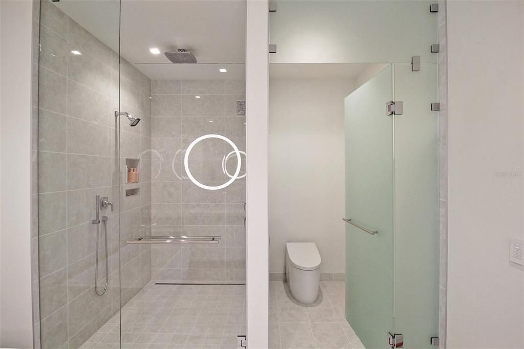 В аренду: $25,000 (1 спален, 2 ванн, 1600 Квадратных фут)