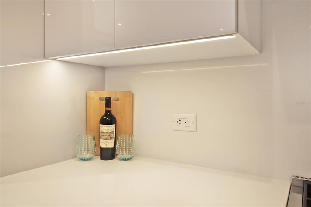 В аренду: $25,000 (1 спален, 2 ванн, 1600 Квадратных фут)