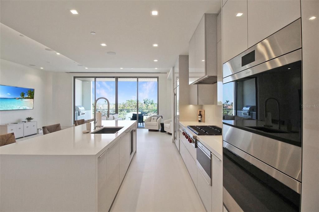 В аренду: $25,000 (1 спален, 2 ванн, 1600 Квадратных фут)