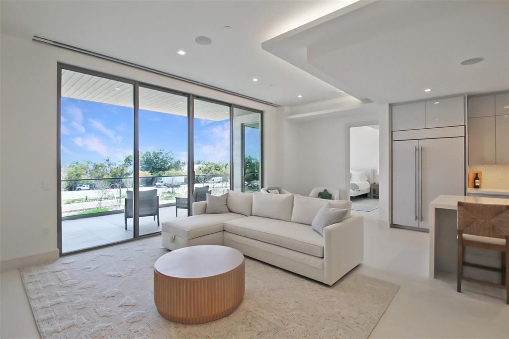 В аренду: $25,000 (1 спален, 2 ванн, 1600 Квадратных фут)