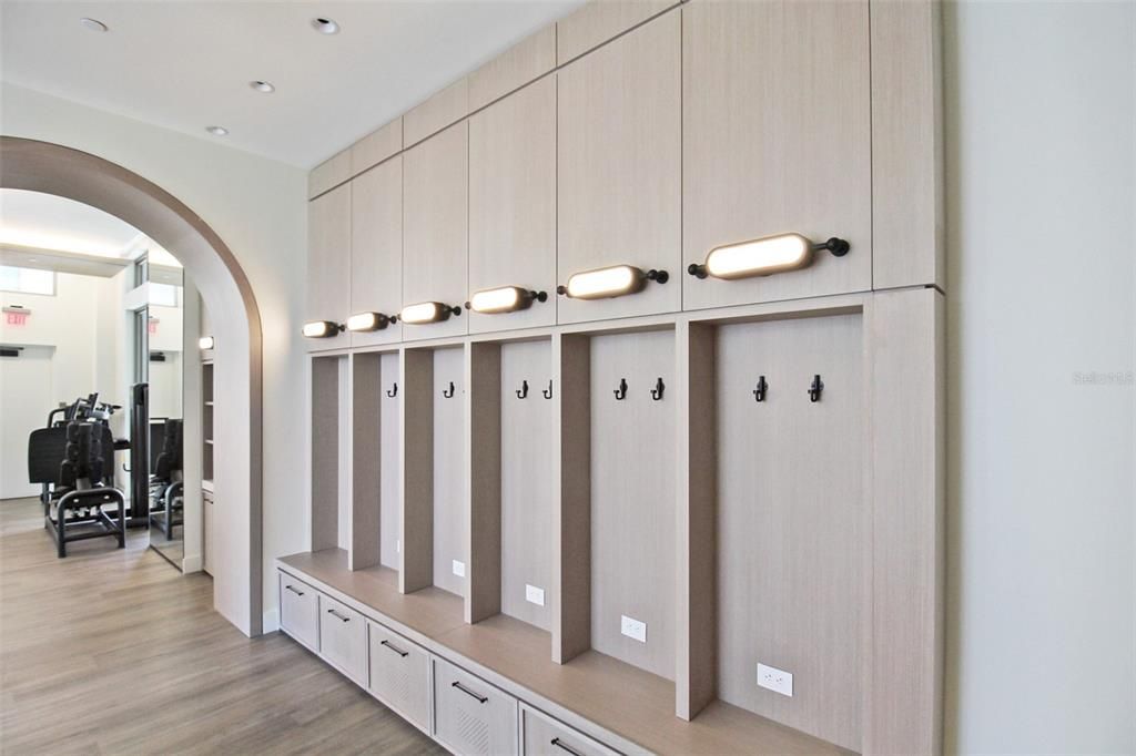 В аренду: $25,000 (1 спален, 2 ванн, 1600 Квадратных фут)