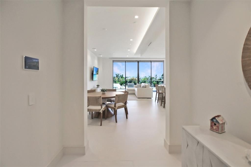 В аренду: $25,000 (1 спален, 2 ванн, 1600 Квадратных фут)