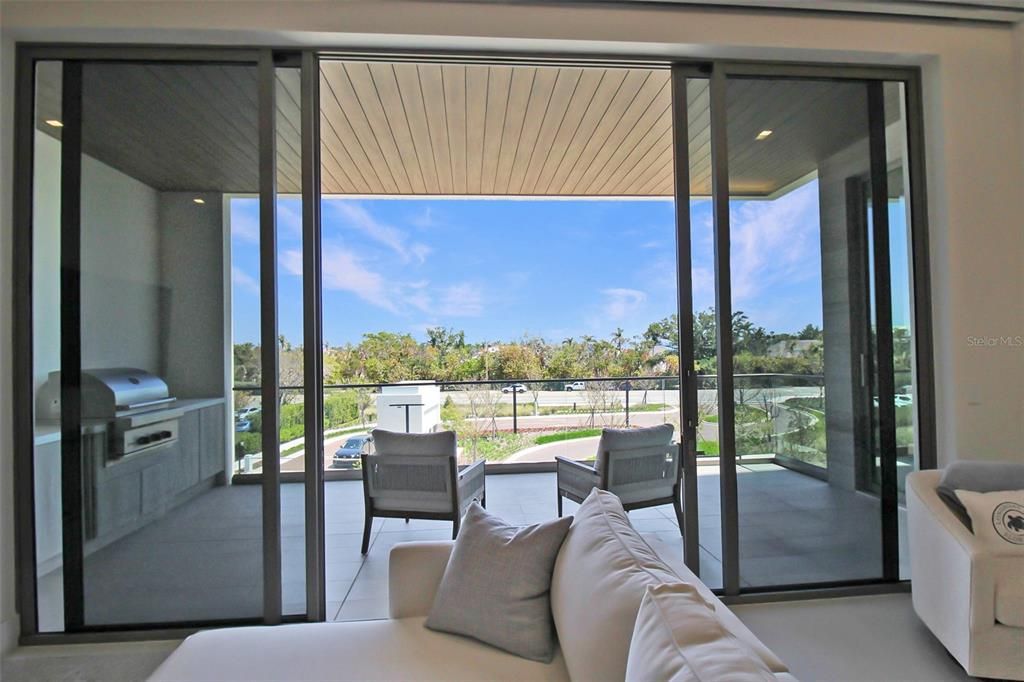 В аренду: $25,000 (1 спален, 2 ванн, 1600 Квадратных фут)