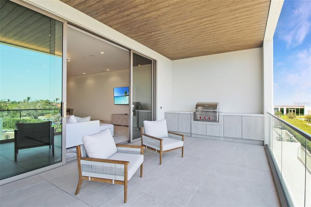 В аренду: $25,000 (1 спален, 2 ванн, 1600 Квадратных фут)