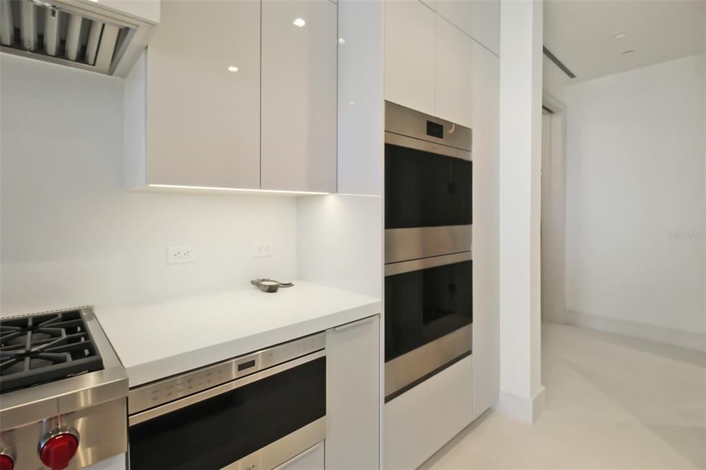 В аренду: $25,000 (1 спален, 2 ванн, 1600 Квадратных фут)