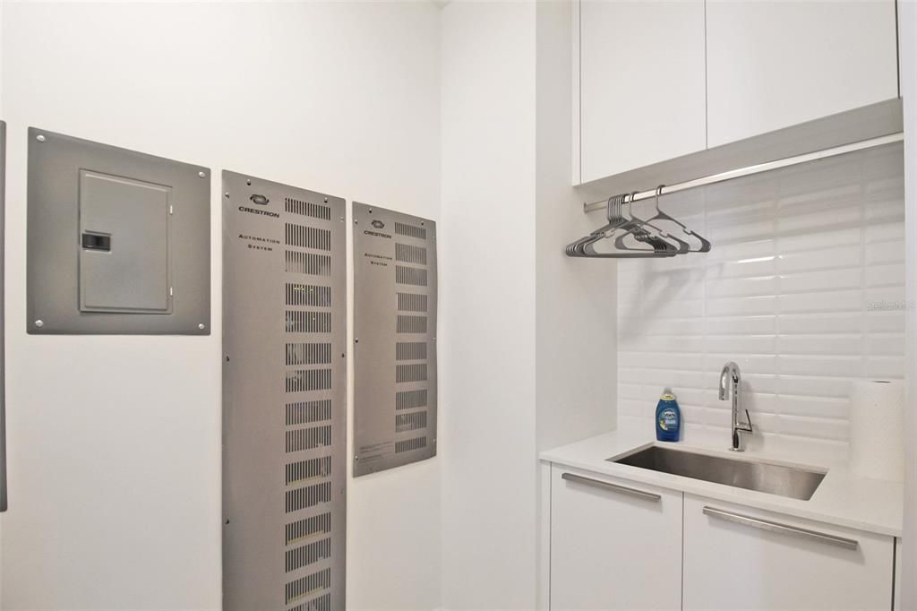 В аренду: $25,000 (1 спален, 2 ванн, 1600 Квадратных фут)