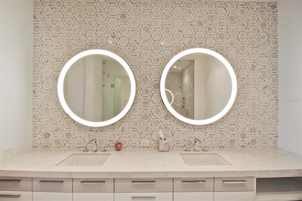 В аренду: $25,000 (1 спален, 2 ванн, 1600 Квадратных фут)