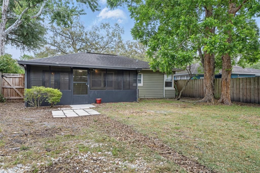 For Sale: $465,000 (3 beds, 2 baths, 1196 Square Feet)