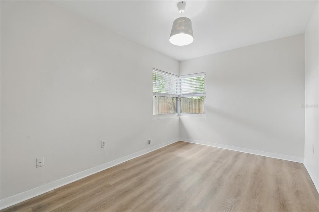 For Sale: $465,000 (3 beds, 2 baths, 1196 Square Feet)