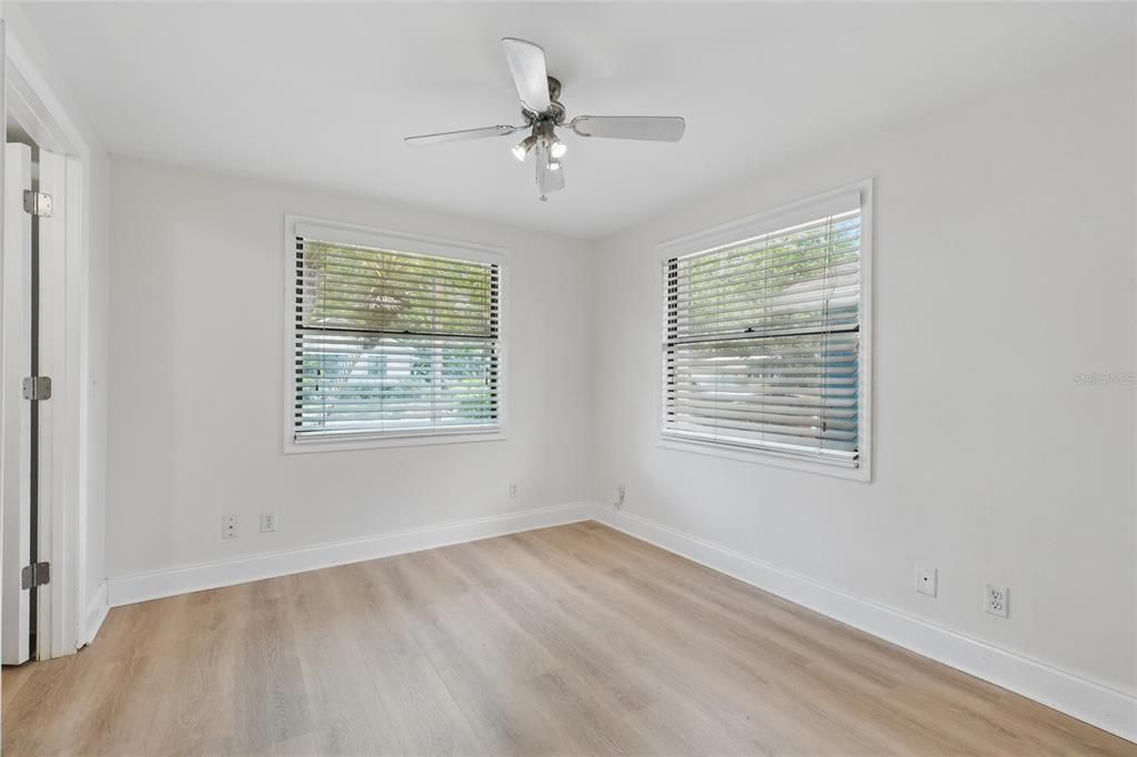 For Sale: $465,000 (3 beds, 2 baths, 1196 Square Feet)