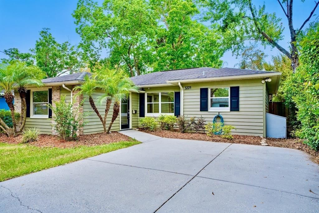 For Sale: $465,000 (3 beds, 2 baths, 1196 Square Feet)