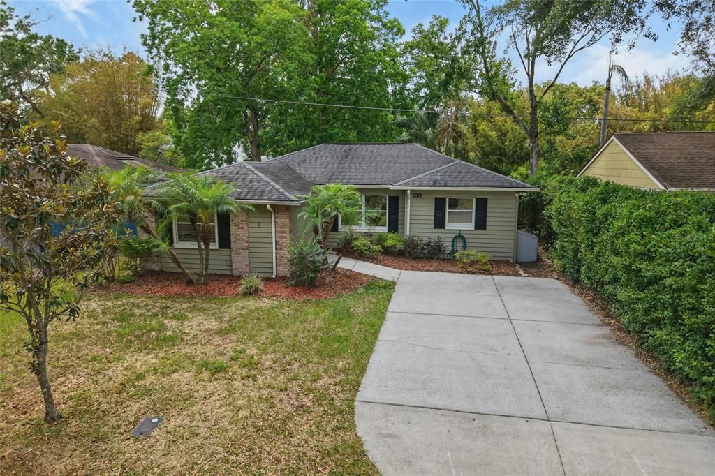 For Sale: $465,000 (3 beds, 2 baths, 1196 Square Feet)