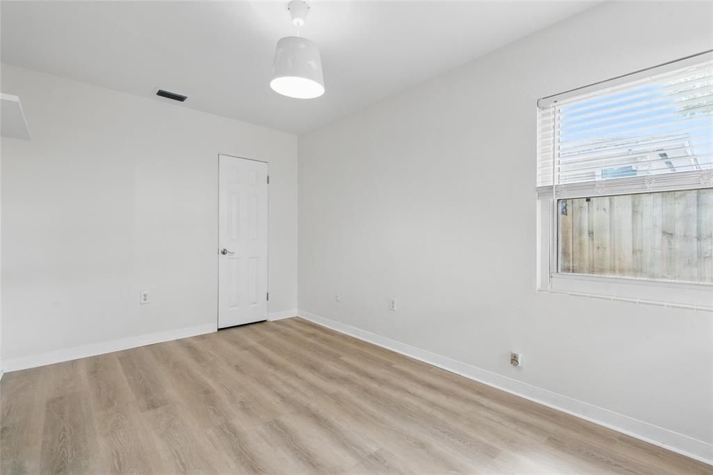 For Sale: $465,000 (3 beds, 2 baths, 1196 Square Feet)