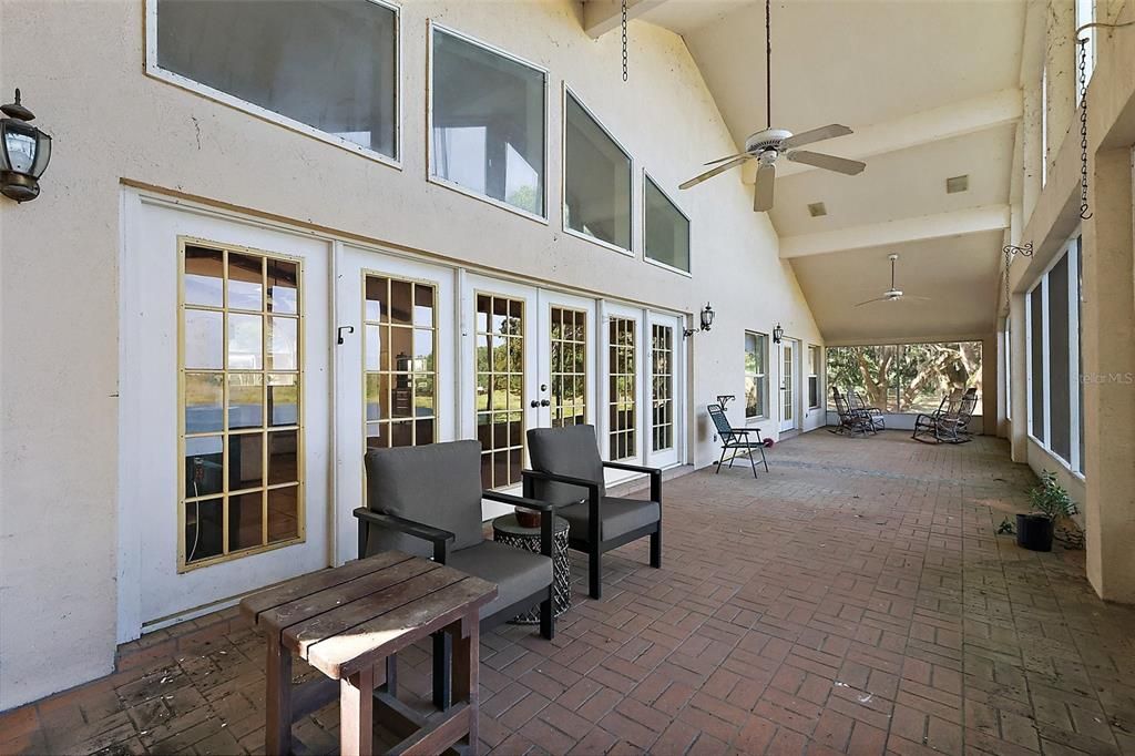 For Sale: $995,000 (3 beds, 2 baths, 2485 Square Feet)