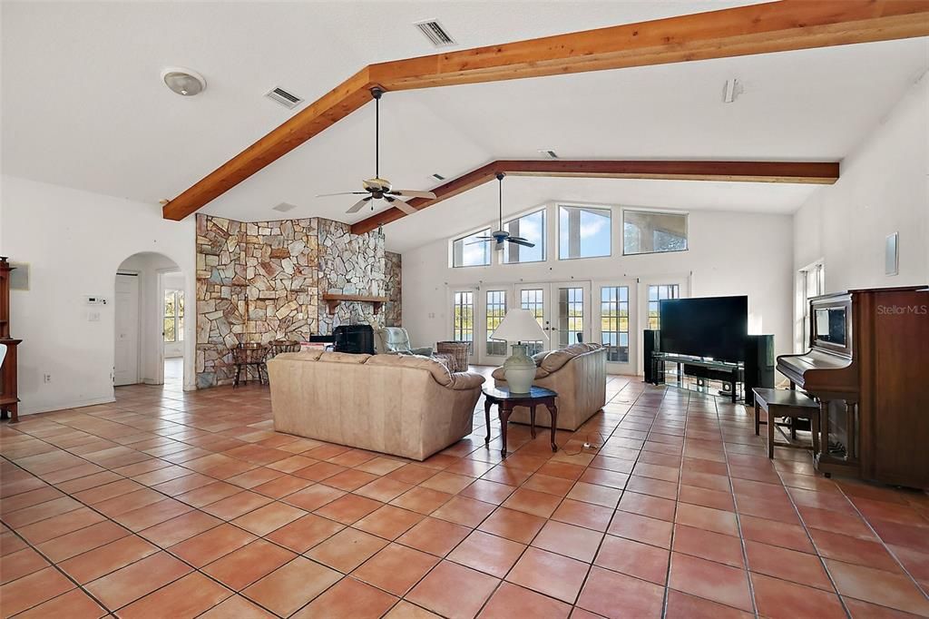 For Sale: $995,000 (3 beds, 2 baths, 2485 Square Feet)