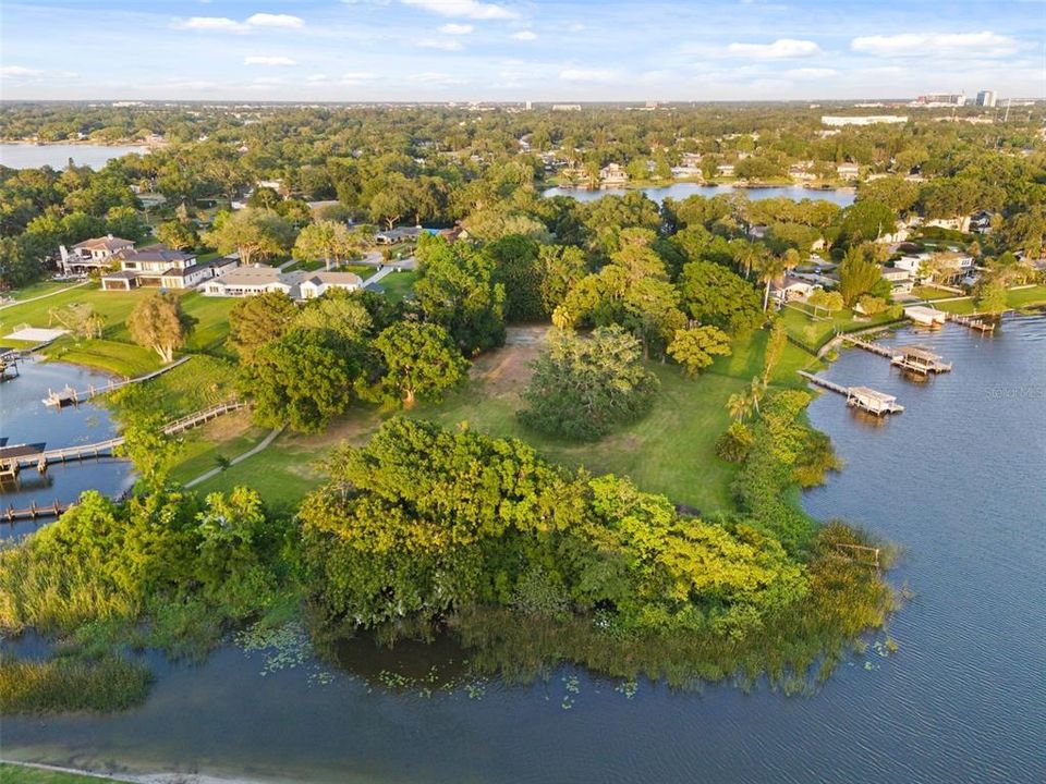 Под контрактом: $2,250,000 (2.73 acres)