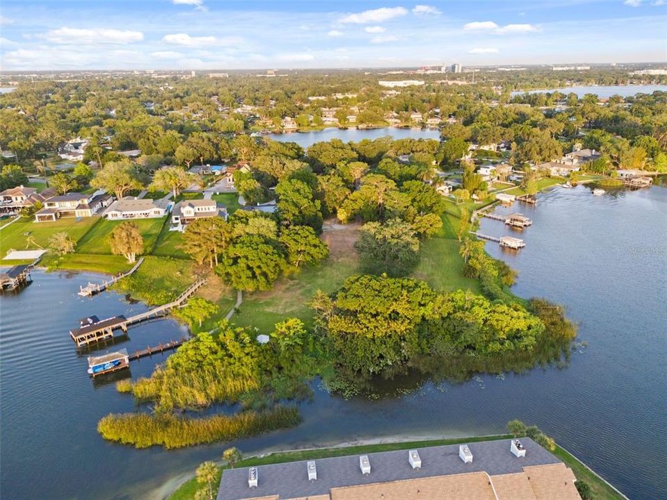 Под контрактом: $2,250,000 (2.73 acres)