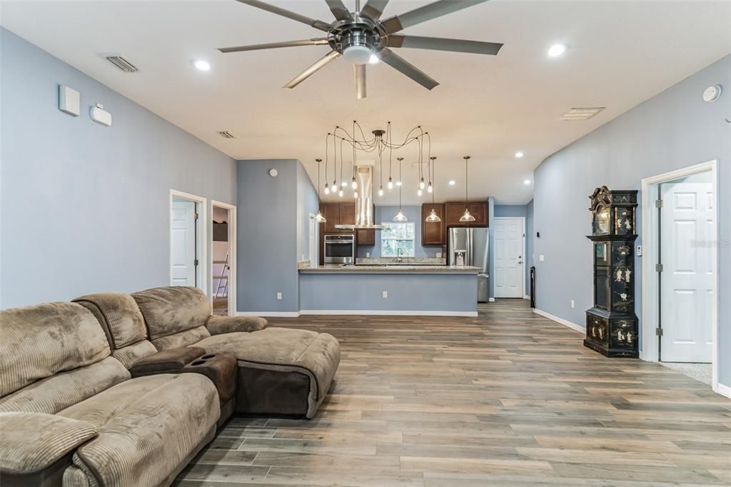 На продажу: $749,000 (3 спален, 2 ванн, 1728 Квадратных фут)