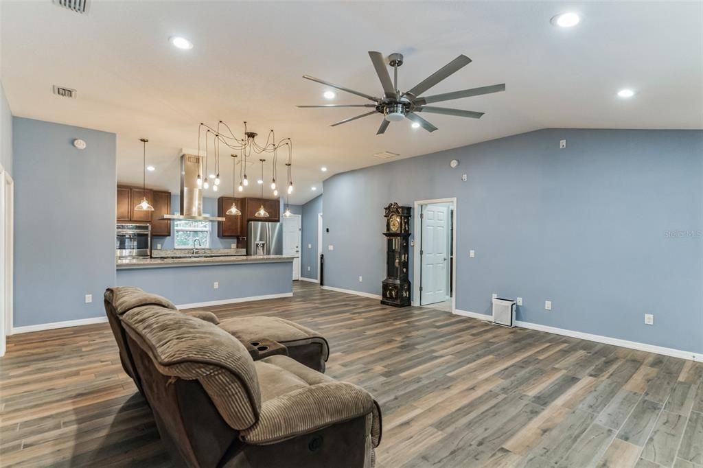 На продажу: $749,000 (3 спален, 2 ванн, 1728 Квадратных фут)