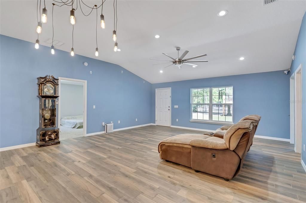 На продажу: $749,000 (3 спален, 2 ванн, 1728 Квадратных фут)