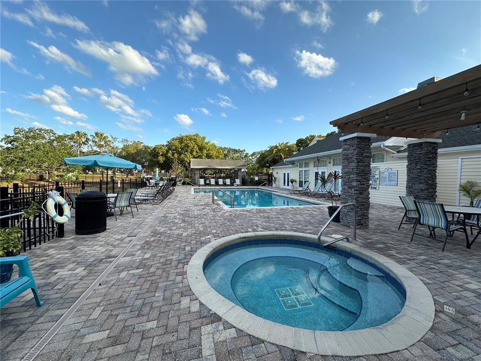 待售: $164,900 (1 贝兹, 1 浴室, 1178 平方英尺)