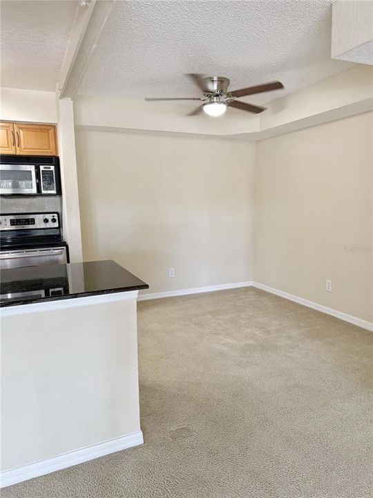 待售: $164,900 (1 贝兹, 1 浴室, 1178 平方英尺)