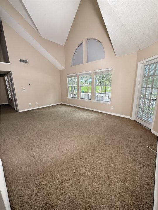 待售: $164,900 (1 贝兹, 1 浴室, 1178 平方英尺)