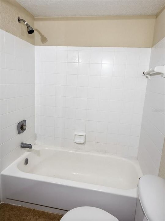 待售: $164,900 (1 贝兹, 1 浴室, 1178 平方英尺)