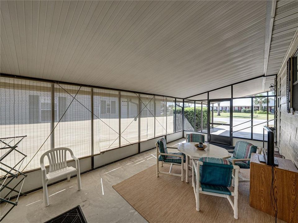 合同活跃: $166,000 (2 贝兹, 2 浴室, 1152 平方英尺)