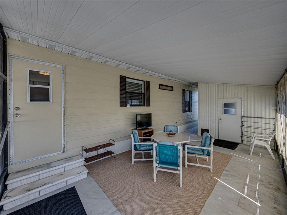 合同活跃: $166,000 (2 贝兹, 2 浴室, 1152 平方英尺)